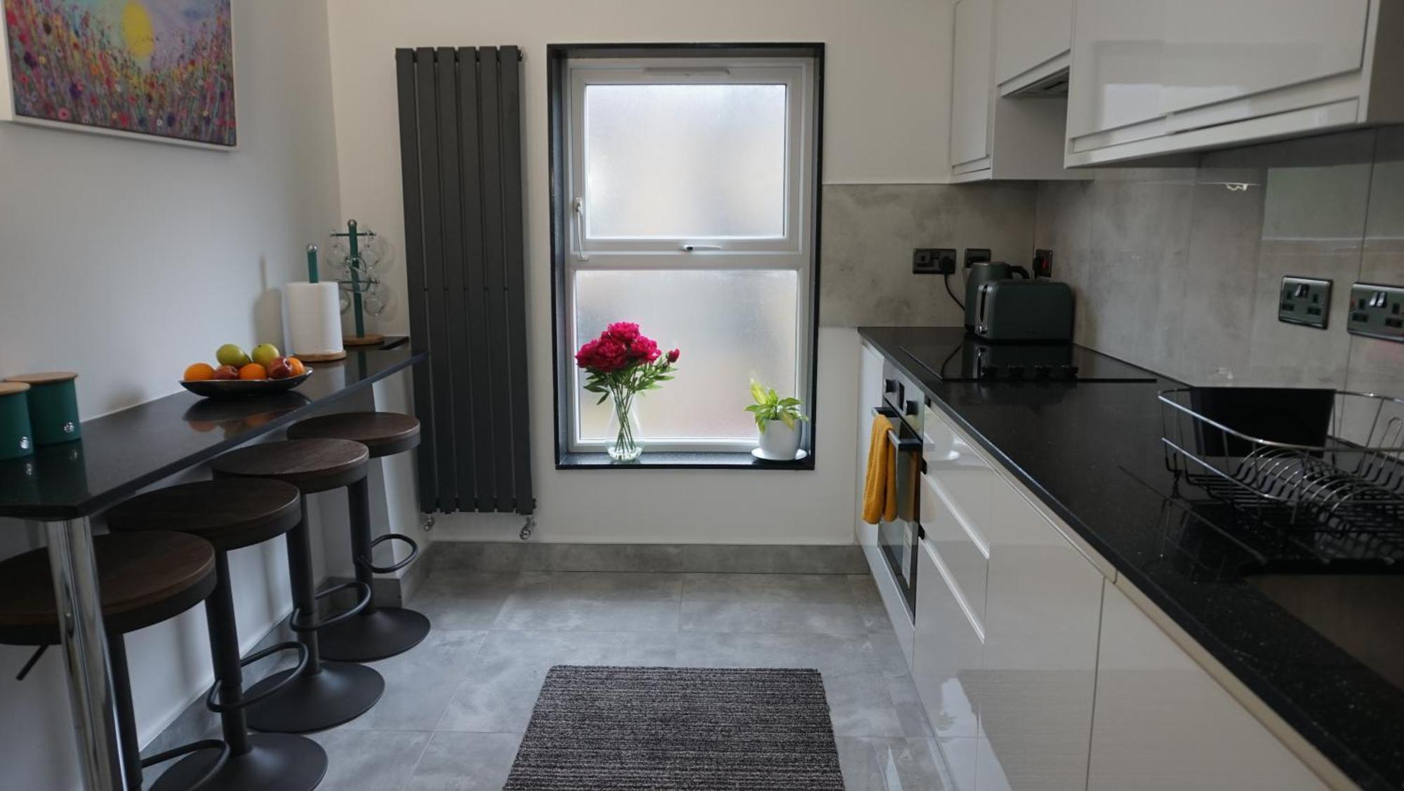 Villa Luxury London House Sleeps 13, 2 Minutes To Metro Exterior foto